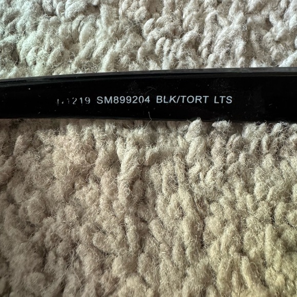 Steve Madden sunglasses - Picture 3 of 3